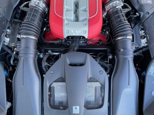 Ferrari 812 Superfast 6.5i V12 F1 -